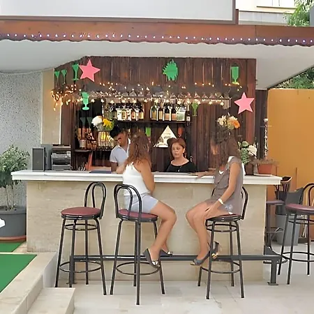 Apartmanhotel Twin 4*